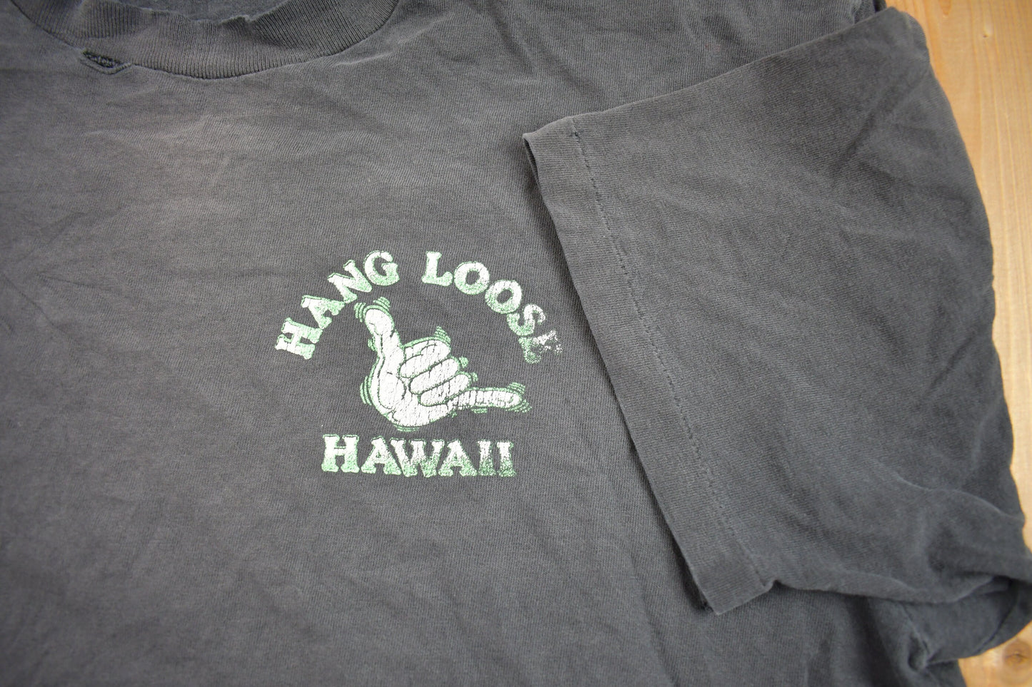 Vintage 1990s Hang Loose Hawaiian Souvenir T Shirt / Streetwear / Made In USA / Vacation Tee / Travel T Shirt / Single Stitch / Thrashed