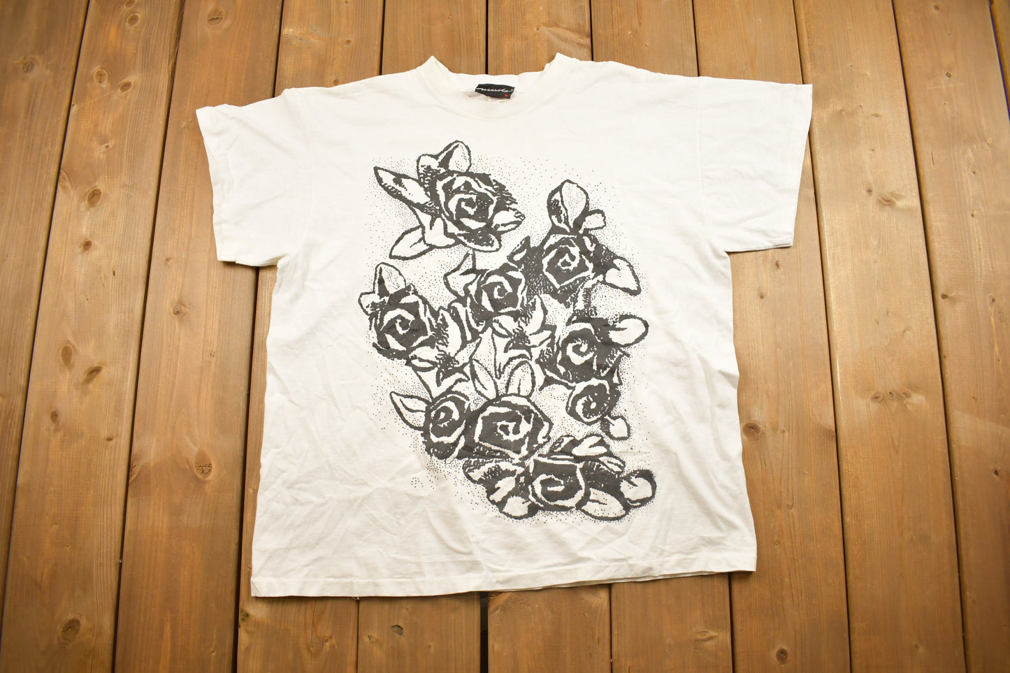 Vintage Y2K American Traditional Roses Graphic T Shirt / Vintage T Shirt / Streetwear / Graphic Tee