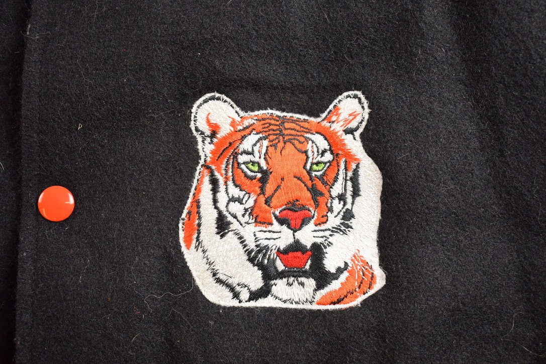 Vintage 1980s Howland Tigers Ohio Wool Varsity Jacket / Eastern College / NCCAA / Wool Leather / Outerwear / Streetwear Fashion / Basketball