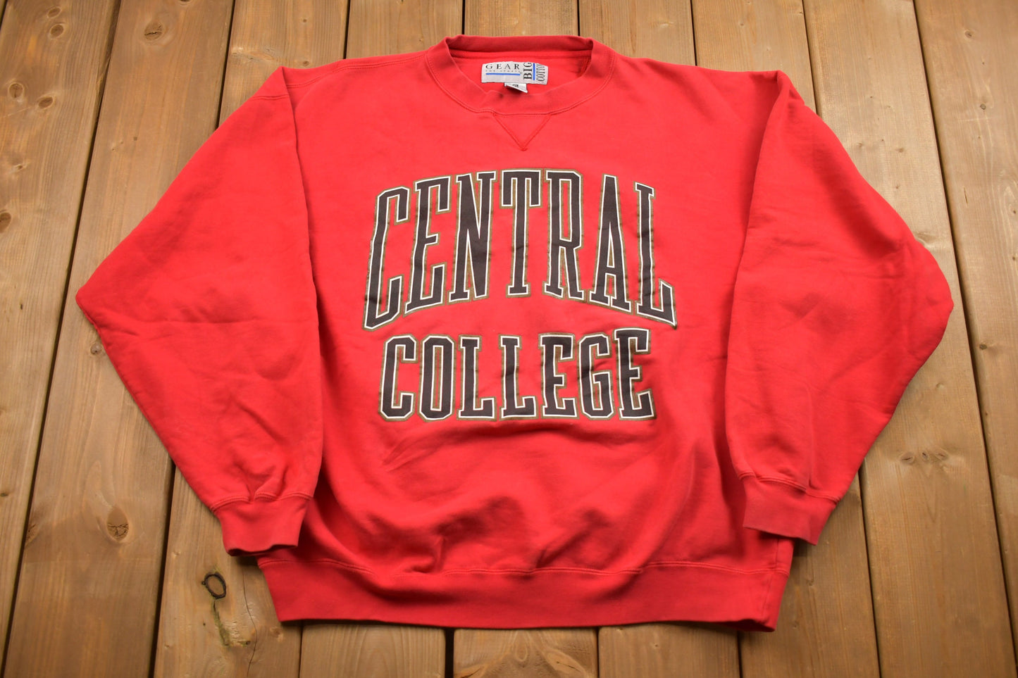 Vintage 1990s Central College Collegiate Crewneck / Embroidered / NCAA Sweatshirt / Sportswear / Americana