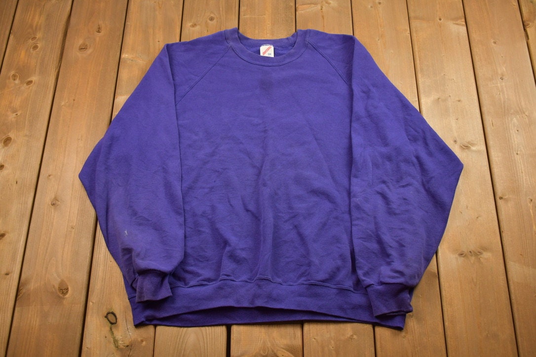 Vintage 1990s Blank Crewneck Sweatshirt / 90s Crewneck / Made In USA / Essential / Purple / Streetwear / 90s