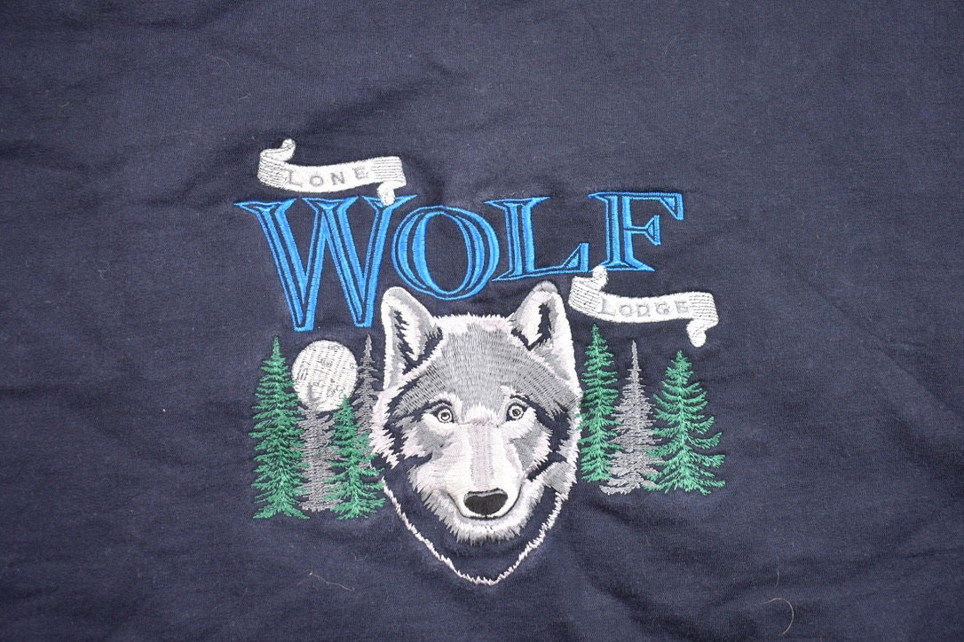 Vintage 1990s Lone Wolf Lodge Embroidered Crewneck Sweatshirt