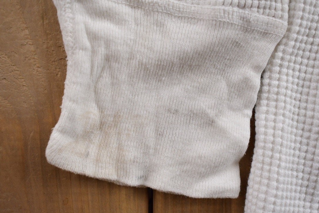 Vintage 1970s Blank Waffle Knit Long Sleeve Under Shirt