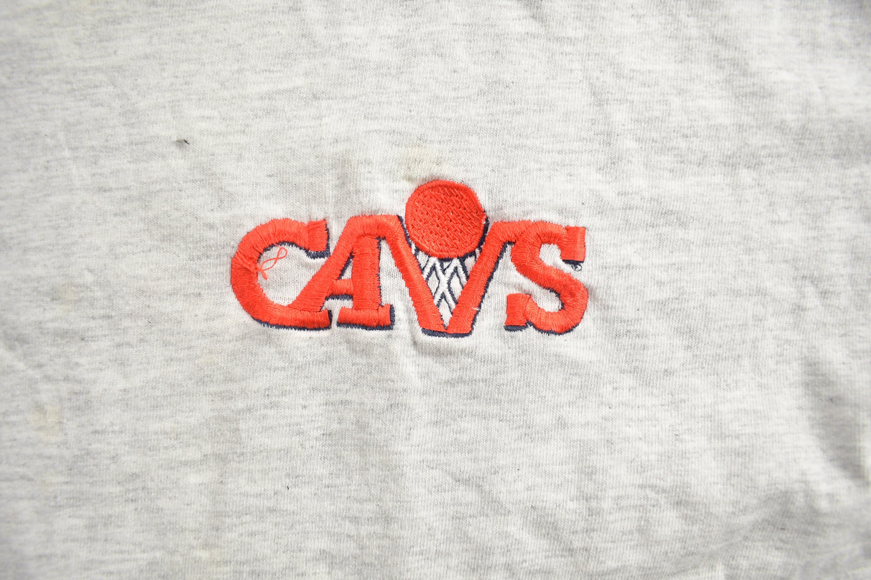 Vintage 1990s Cleveland Cavaliers NBA Graphic T-Shirt