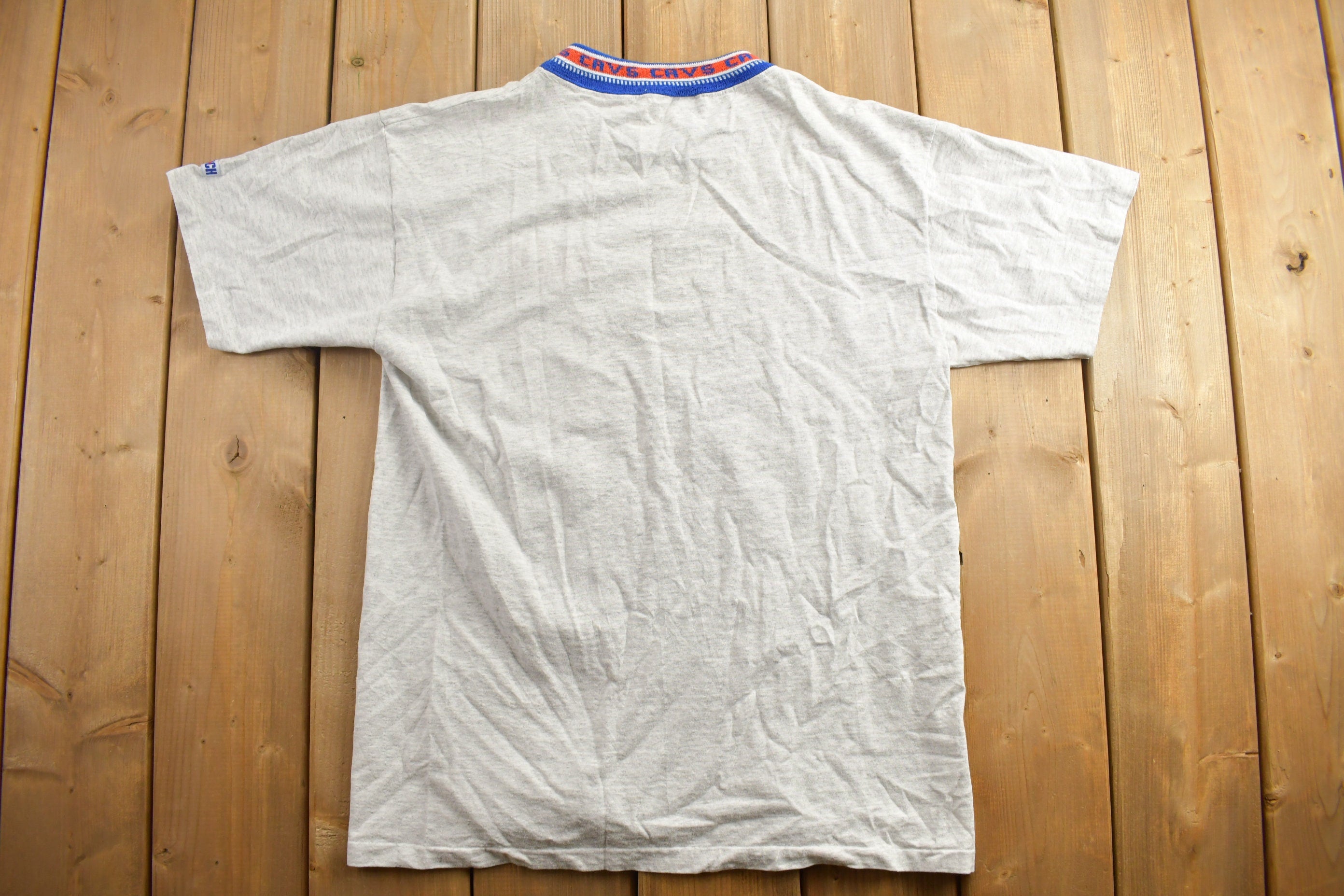 Vintage 1990s Cleveland Cavaliers NBA Graphic T-Shirt