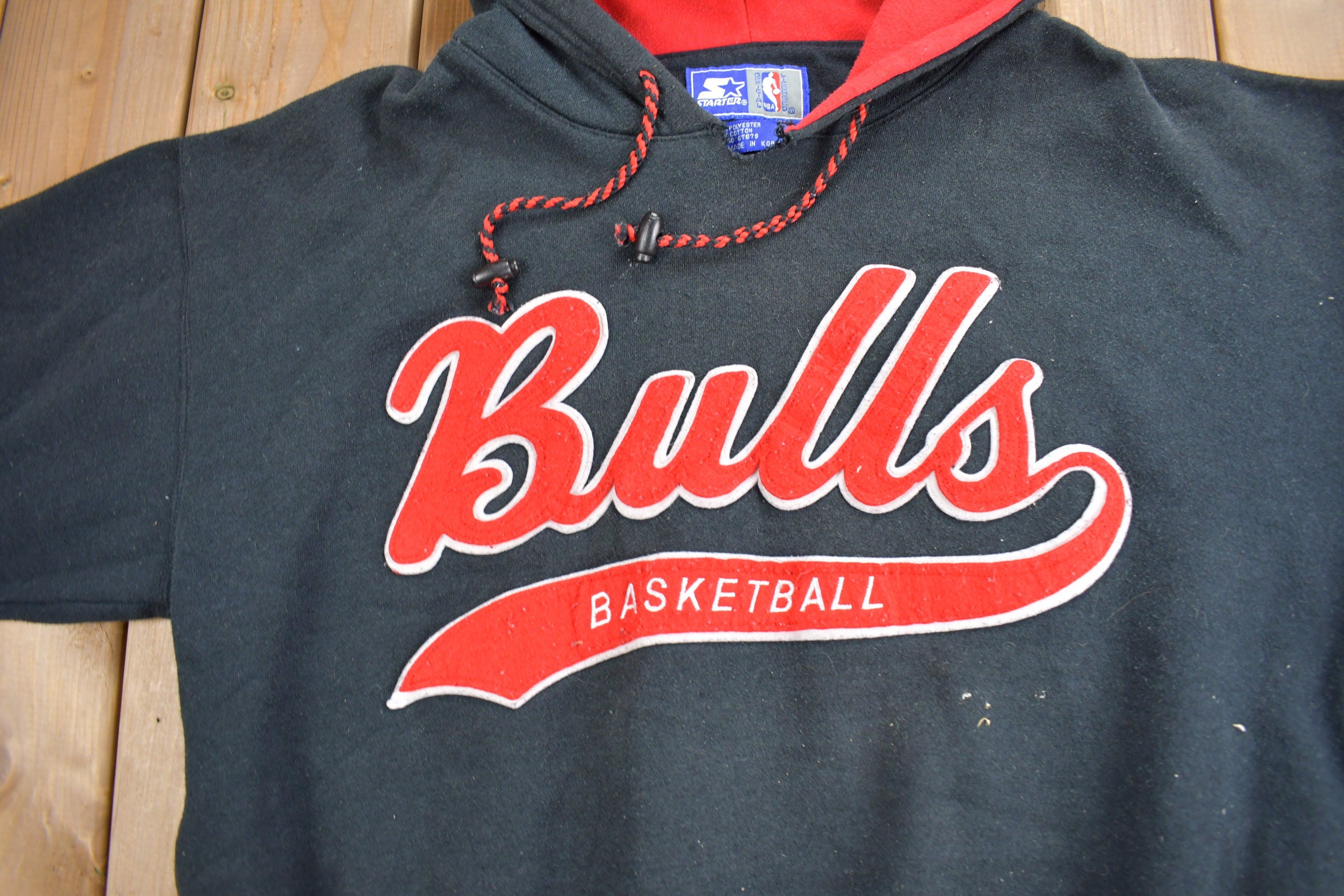Vintage 1990s Chicago Bulls NBA Embroidered Starter Hoodie