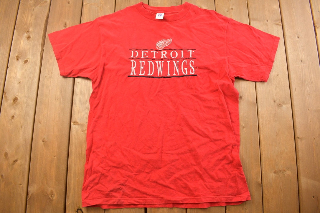 Vintage 1990s Detroit Red Wings NHL Embroidered T-Shirt