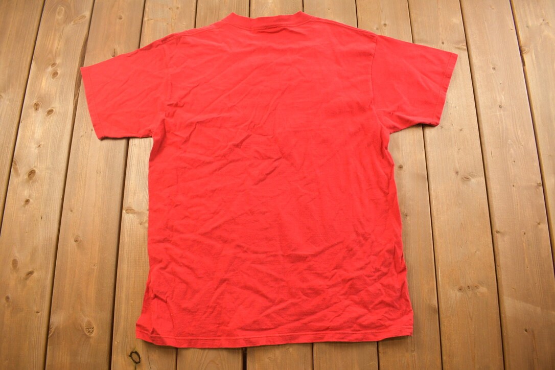 Vintage 1990s Detroit Red Wings NHL Embroidered T-Shirt