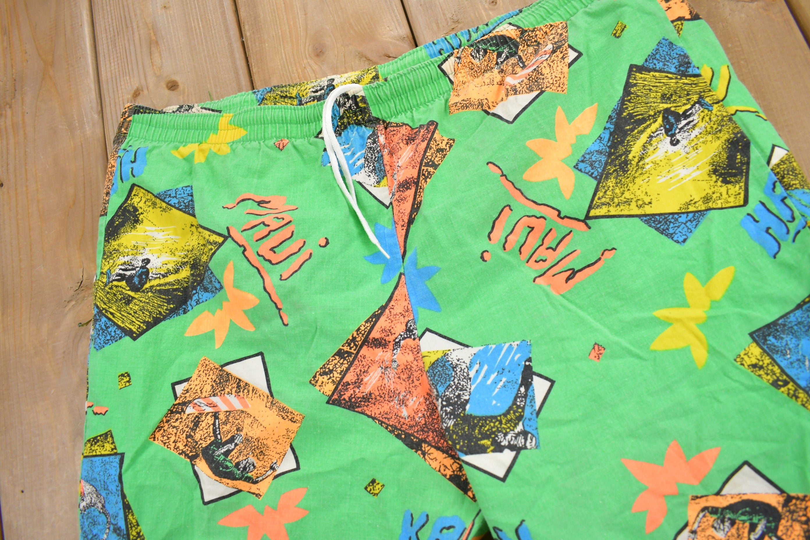 Vintage 1980s Hawaii Theme Beach Shorts Size 36