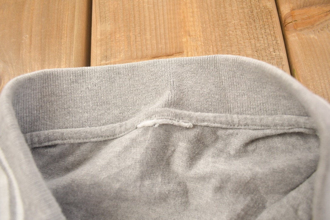 Vintage 1990s Daffy Duck "Out Of Control" Cartoon Collard T-Shirt