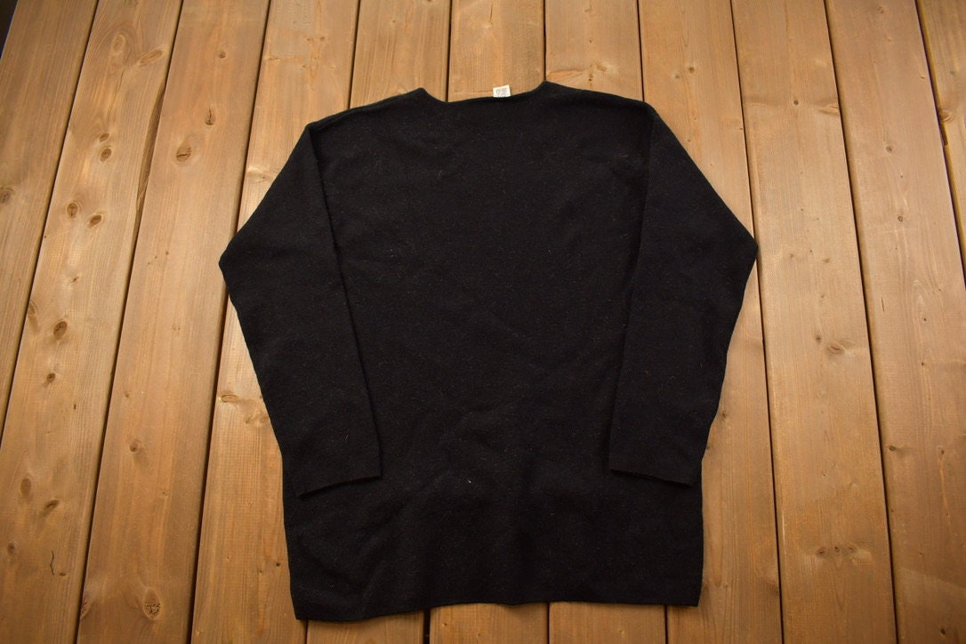 Vintage 1990s Blank DKNY Crewneck Sweatshirt / 90s Crewneck / Essential / Streetwear / 90s Blank