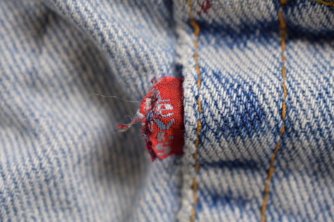 Vintage 1990s Levi's Red Tab Jeans Size 32 x 31