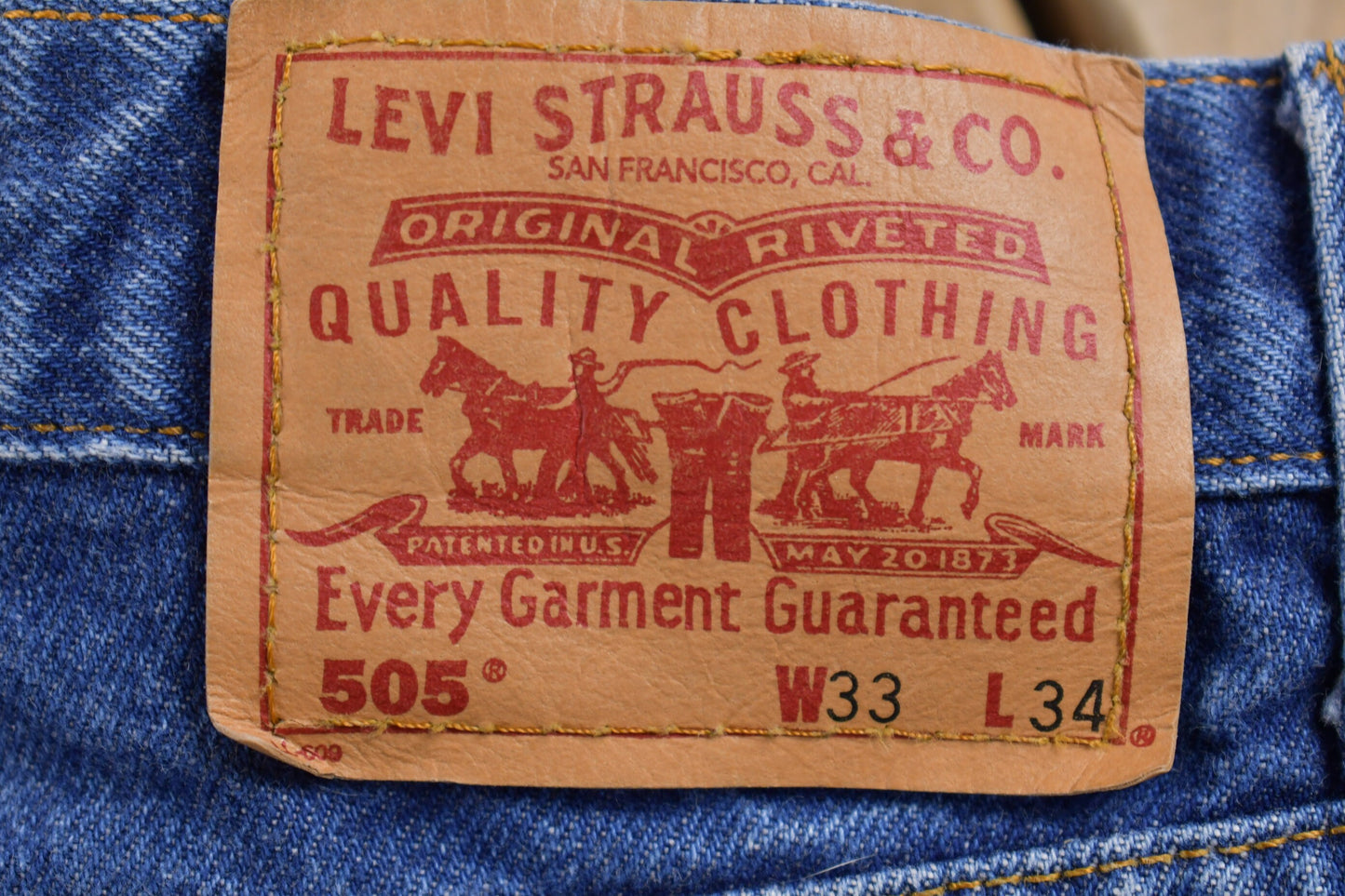 Vintage 1990s Levi's 505 Red Tab Jeans Size 32 x 33.5 / Blue / Mid Wash / Vintage Denim  / Made In USA / 80s Levi's / Straight Leg