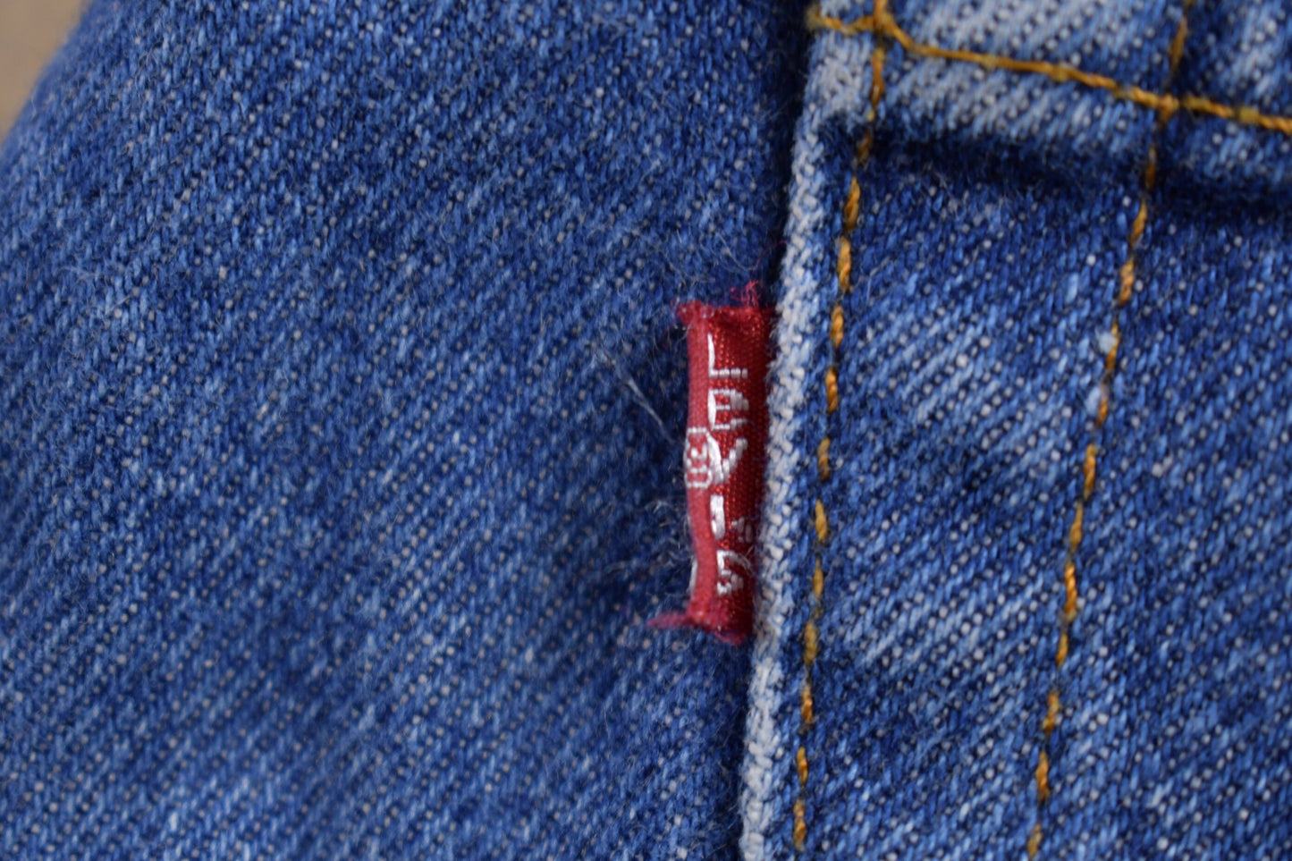 Vintage 1990s Levi's 505 Red Tab Jeans Size 32 x 33.5 / Blue / Mid Wash / Vintage Denim  / Made In USA / 80s Levi's / Straight Leg