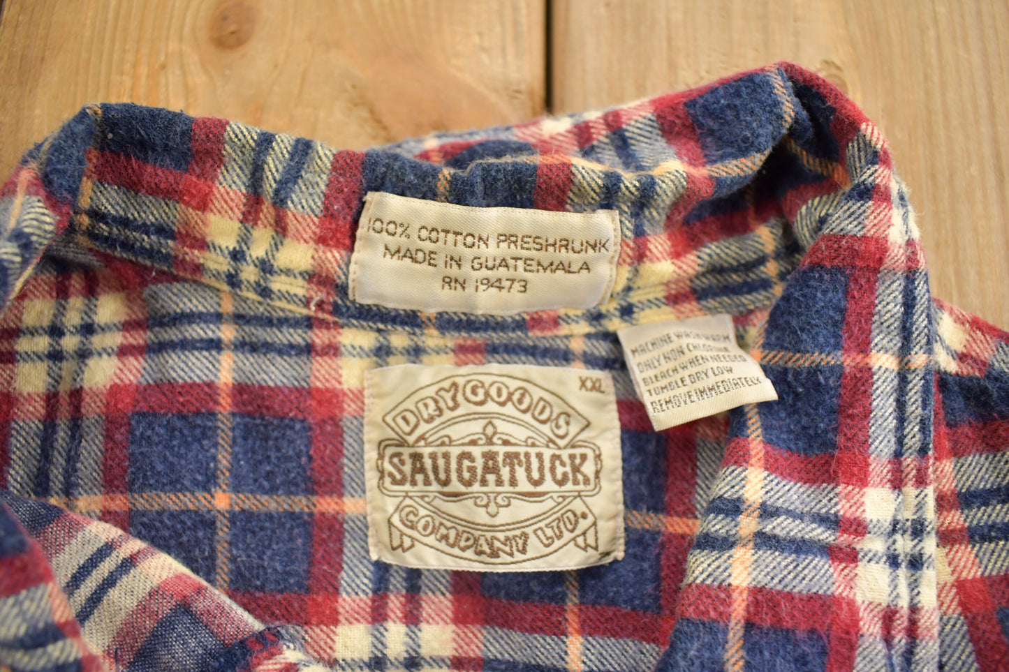 Vintage 1990s Saugatuck Plaid Flannel Button Up Shirt / 1990s Button Up / Vintage Flannel / Plaid Shirt / Button Down