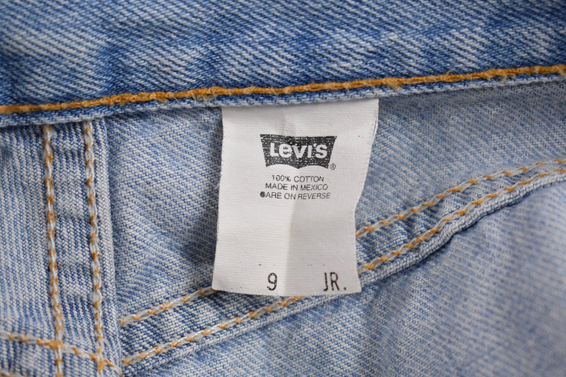 Vintage 1990s Levis Jean Short Shorts 30 x 3