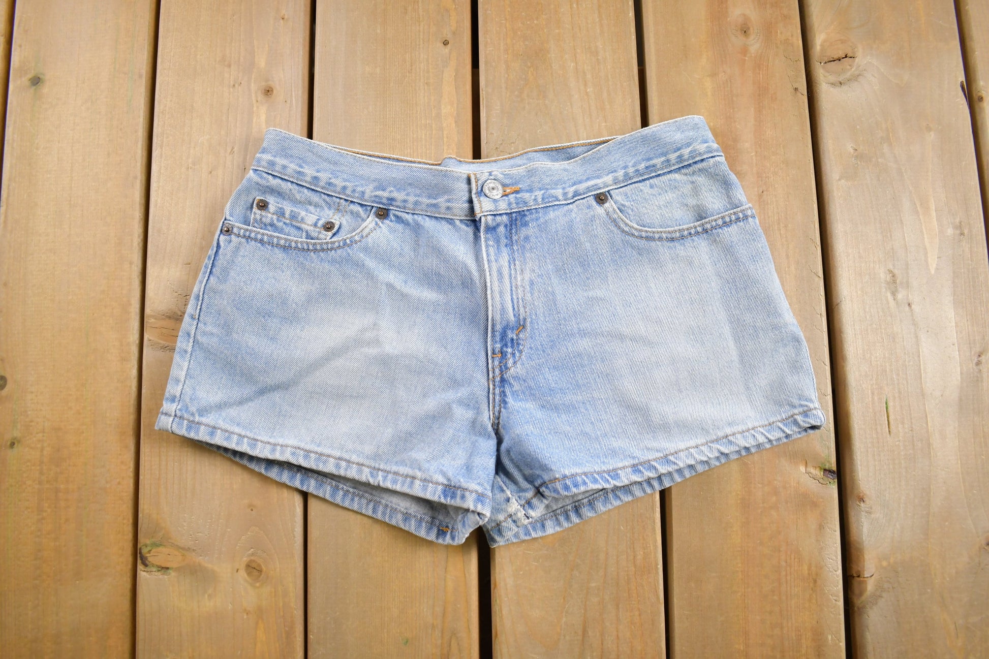 Vintage 1990s Levis Jean Short Shorts 30 x 3