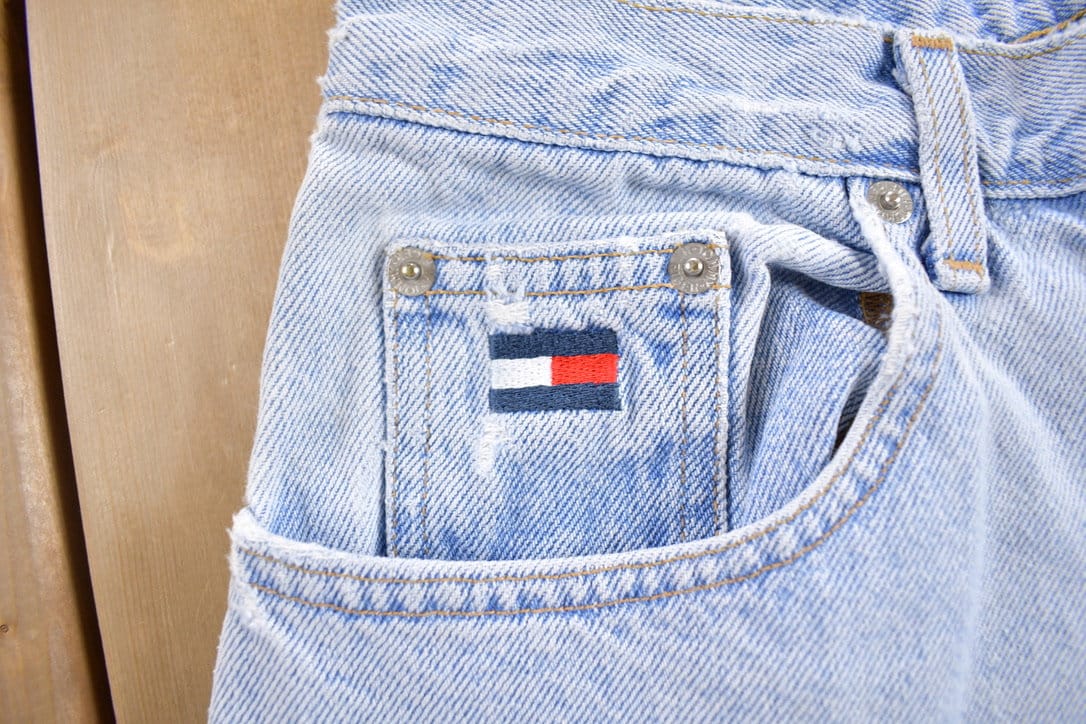 Vintage 1990's Tommy Hilfiger Jeans 28 x 31 / American Vintage / Streetwear Fashion / Vintage Pants / Flag / Big Logo