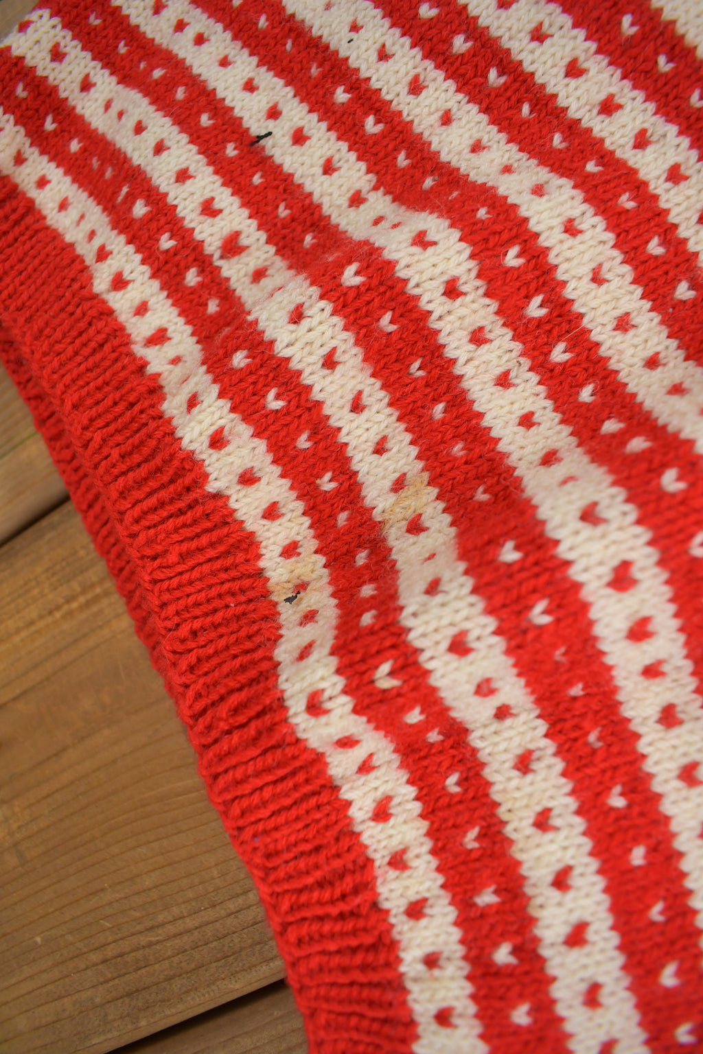 Vintage 1970s Heart Theme Knit Sweater Vest