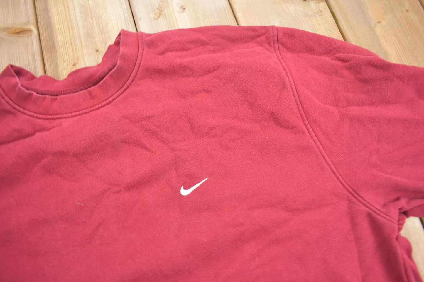 Vintage Y2K Nike Embroidered Mini Swoosh Crewneck Sweatshirt / Vintage Nike / Sportswear / Red Crewneck