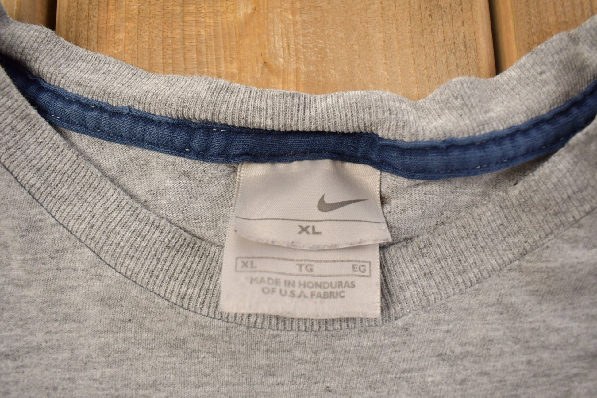 Vintage 1990s Nike Logo Graphic T-Shirt