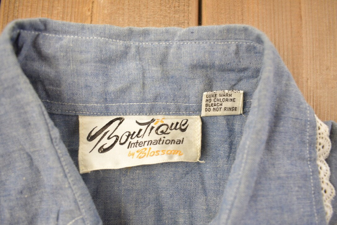 Vintage 1970s BouTique International Floral Embroidered Button Up Shirt