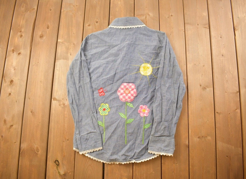 Vintage 1970s BouTique International Floral Embroidered Button Up Shirt