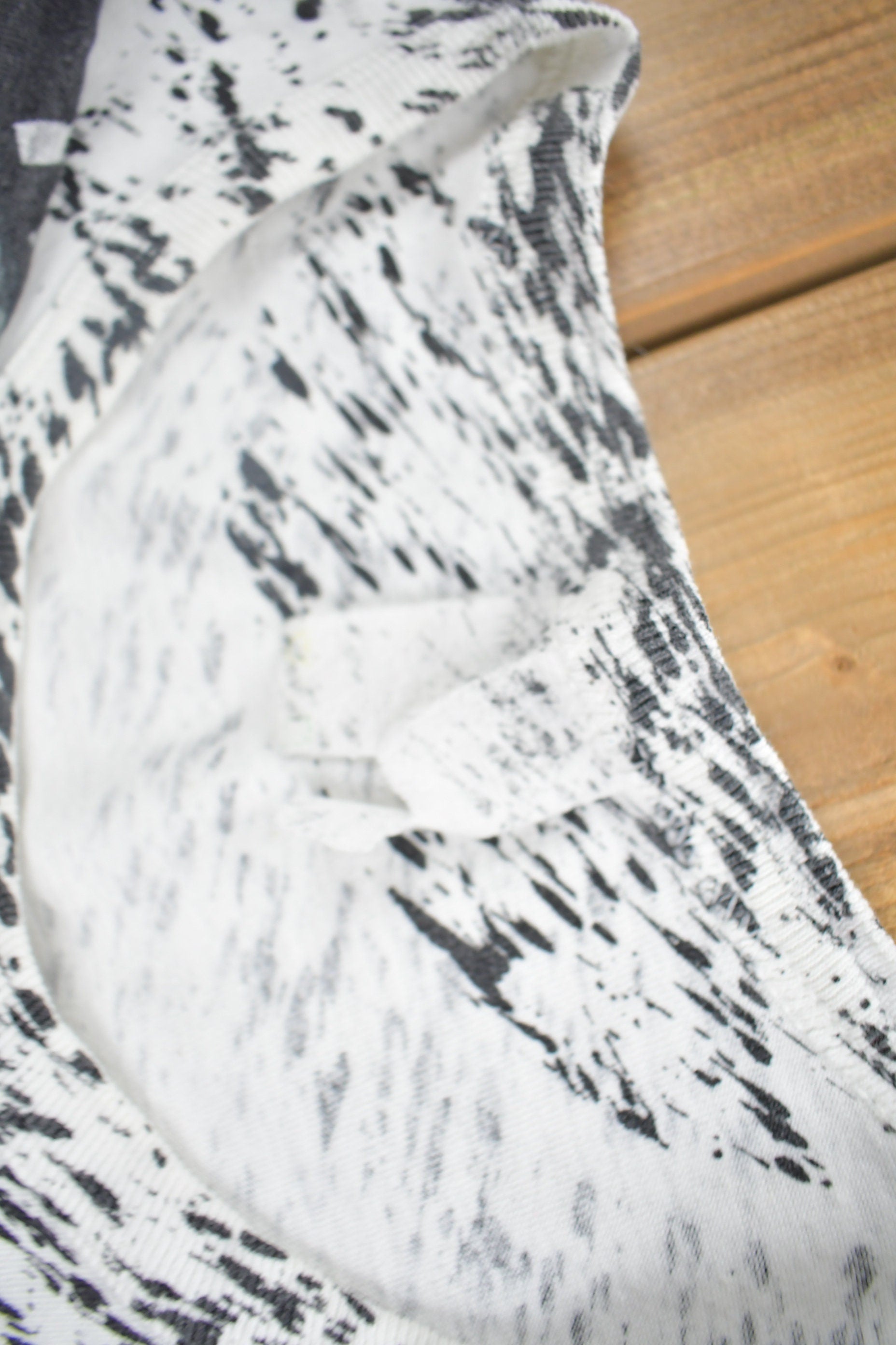 Vintage 1990s Los Angeles Kings NHL All Over Print Graphic T-Shirt