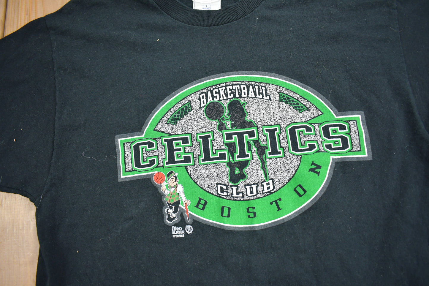 Vintage 1990s Boston Celtics NBA Pro Player Graphic T-Shirt / Made In USA / Single Stitch / NBA Basketball / 90s Streetwear / Sportswear