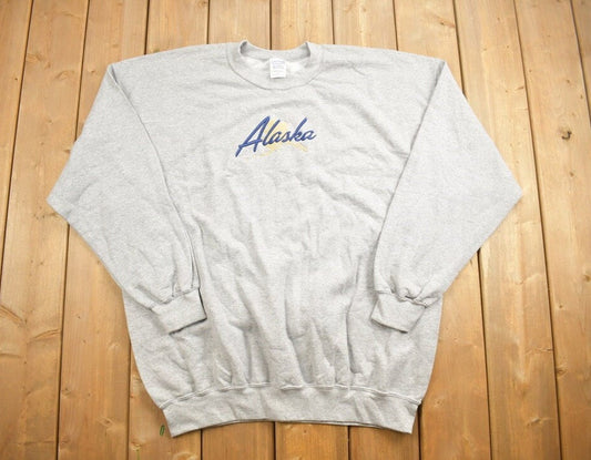 Vintage 1990s Alaska Novelty Crewneck Sweatshirt / 90s Crewneck / Souvenir Sweater / Streetwear / Travel And Vacation / Embroidered