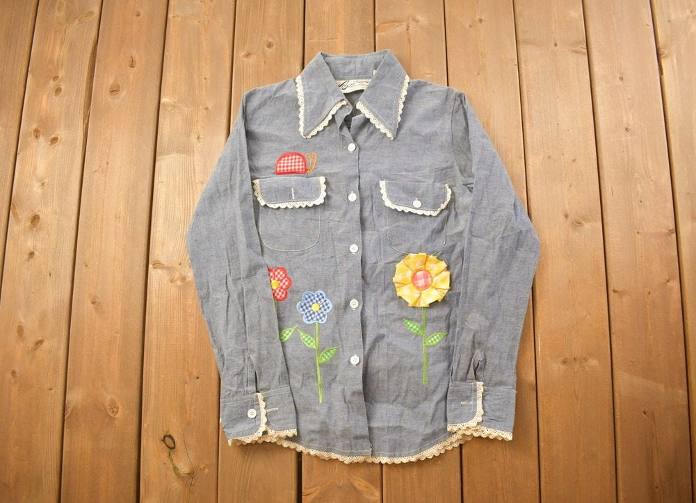 Vintage 1970s BouTique International Floral Embroidered Button Up Shirt