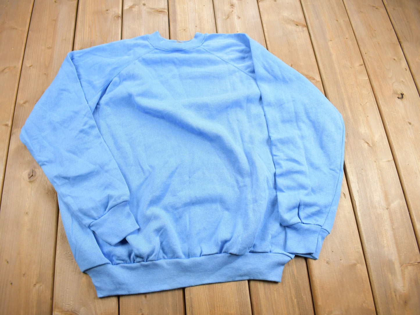 Vintage 1980s Light Blue Blank Raglan Crewneck Sweatshirt / 80s Crewneck / Made In USA / Essential / Streetwear / 80s Blank