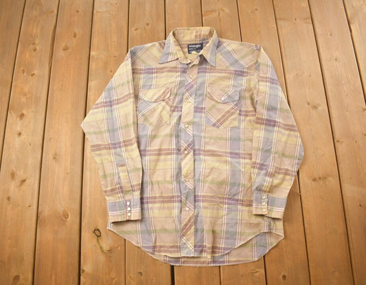 Vintage 1990s Wrangler Plaid Button Up Shirt / 1990s Button Up / Vintage Flannel / Basic Button Up / Cowboy Cut / Rodeo / Western / Plaid