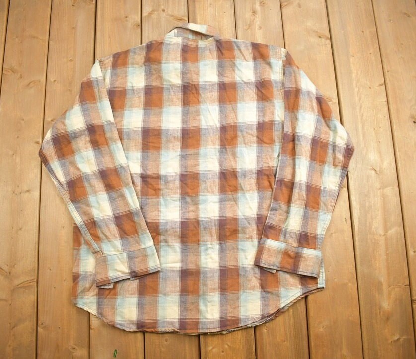 Vintage 1990s Melton Plaid Button Up Shirt / 1990s Button Up / Vintage Flannel / Basic Button Up / All Over Print / Plaid Pattern