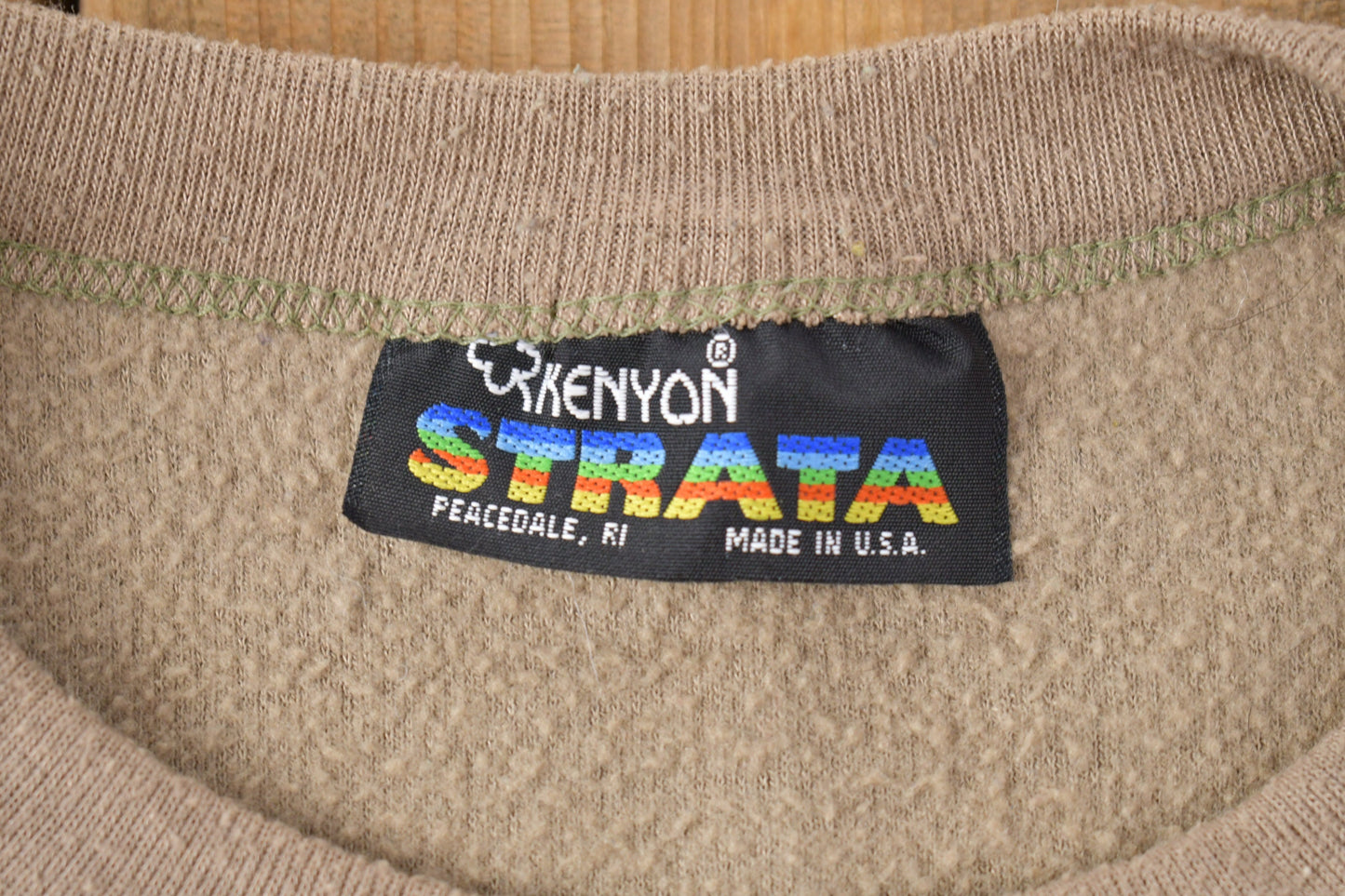 Vintage 1990s Blank Crewneck Sweatshirt / Kenyon Strata / Made in USA / 90s Crewneck / Essential / Streetwear / 90s / Beige