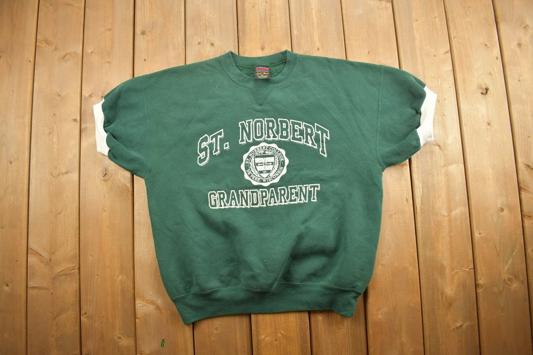 Vintage 1990s St. Norbert College Grandparent Collegiate Short Sleeve Crewneck