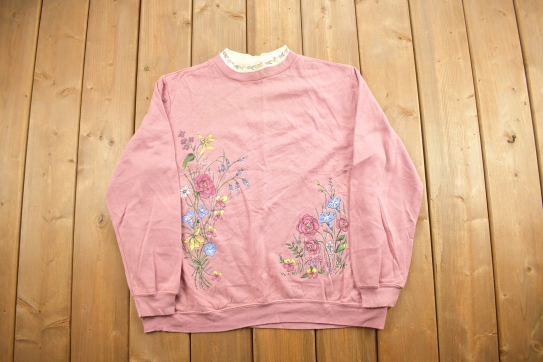 Vintage 1990s Cute Floral Themed Crewneck Sweatshirt