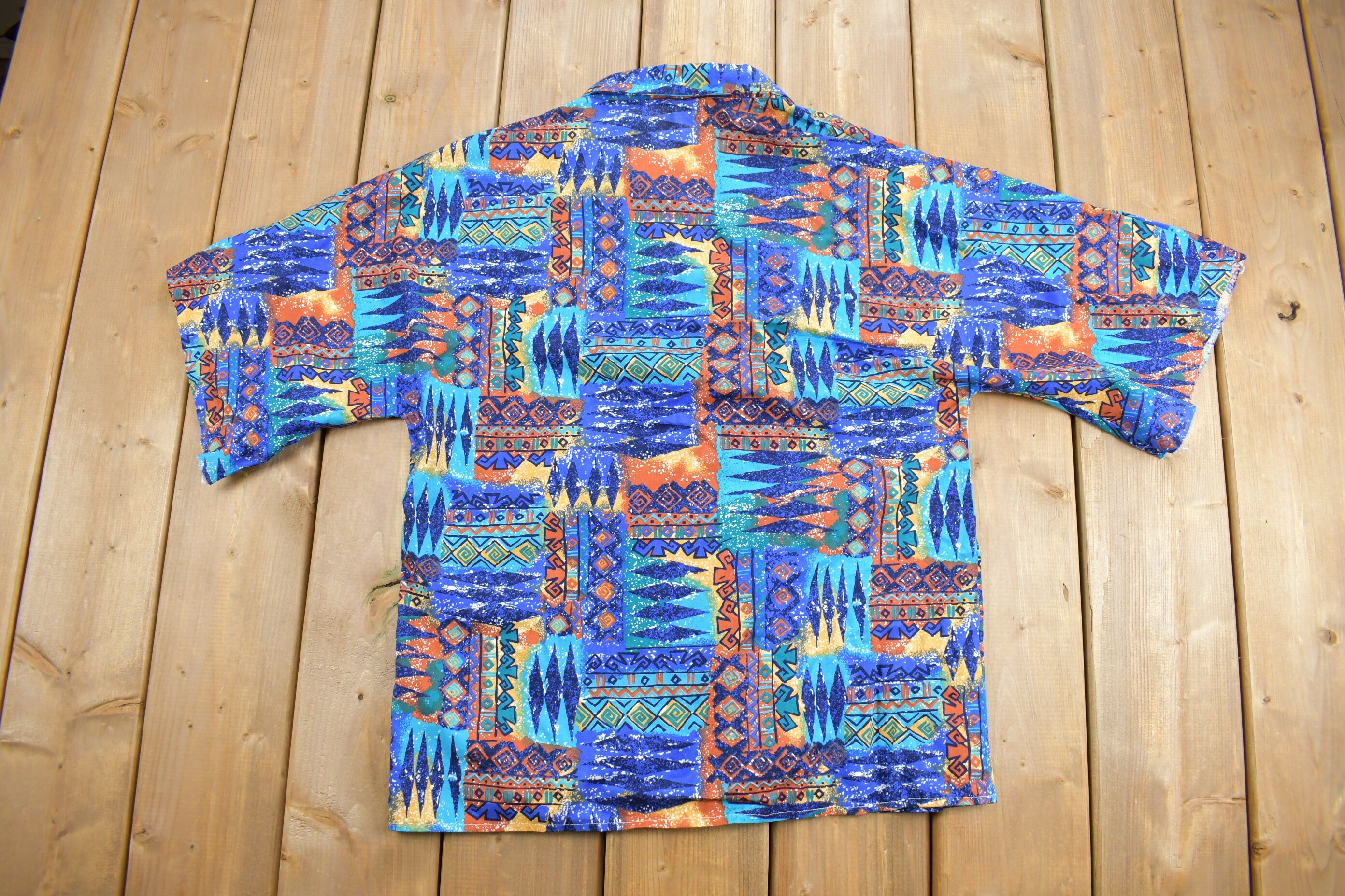 Vintage 1970s All Over Print Hawaiian Button Up Shirt
