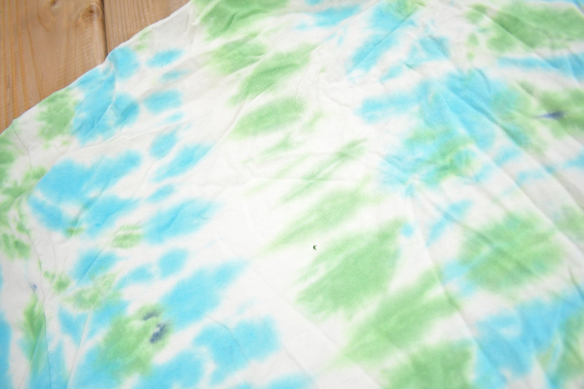 Vintage Y2K Green & Blue Tie Dye T-Shirt