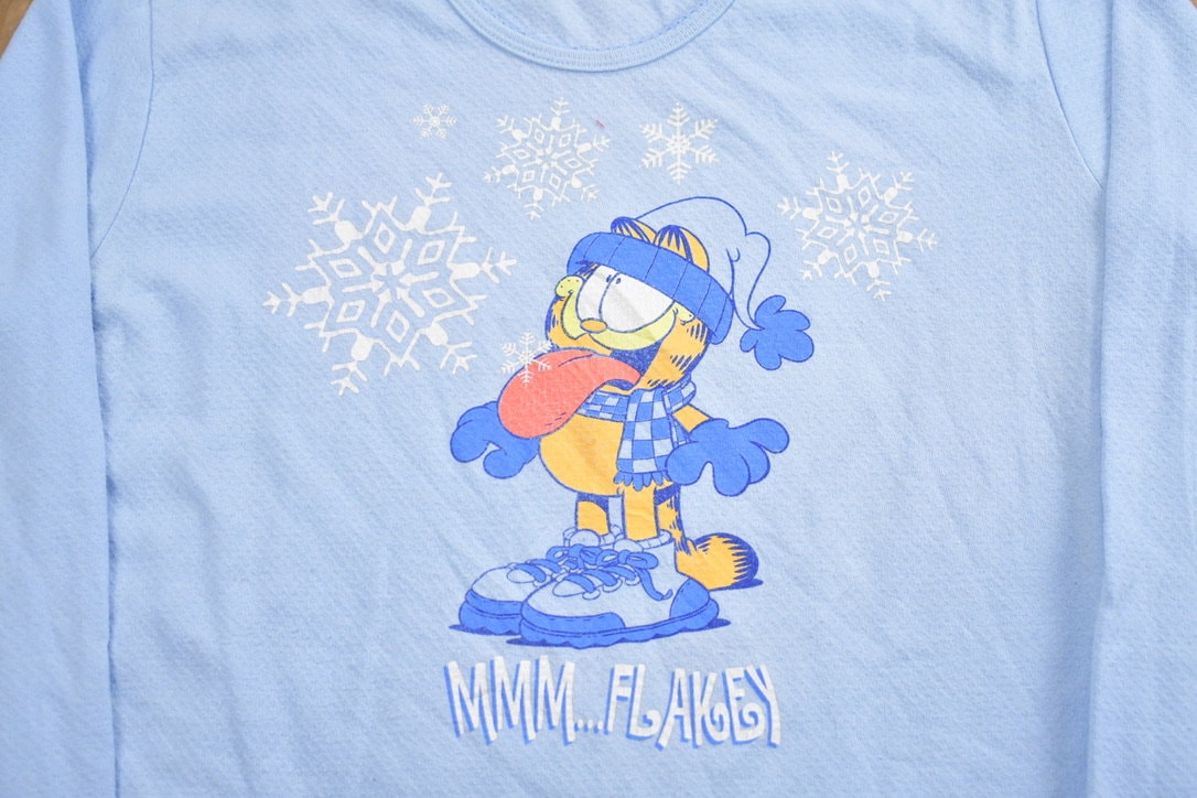 Vintage 1990s Garfield Long Sleeve T Shirt / Winter Theme / MMM Flakes / 90s Garfield / Graphic Print / Sleep Shirt / Pyjama Top