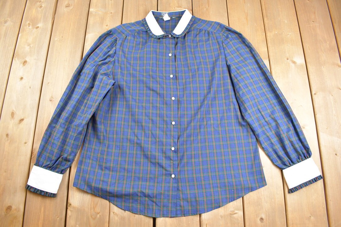 Vintage 1980s Women's Plaid Button Up Shirt / Peter Pan Collar / Pleated Collar / 80s / 70s / Blouse / Cute /