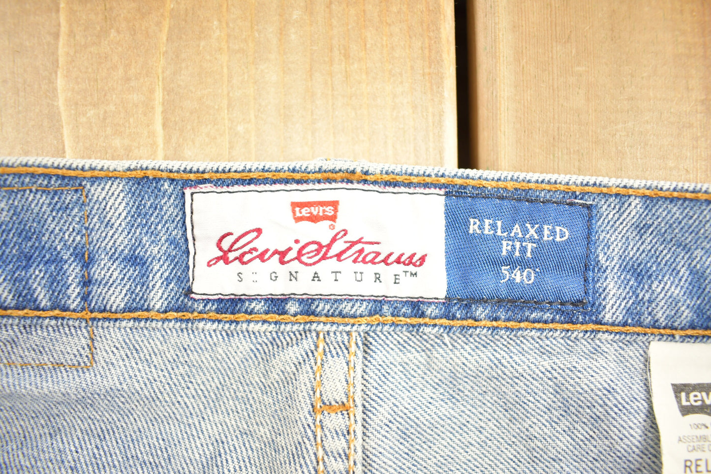 Vintage 1990s Levi's Signature 540 Brown Tab Jeans Size 39 x 32 / 90s Denim / Streetwear / Relaxed Fit Jeans / Made In USA / Vintage Levi's