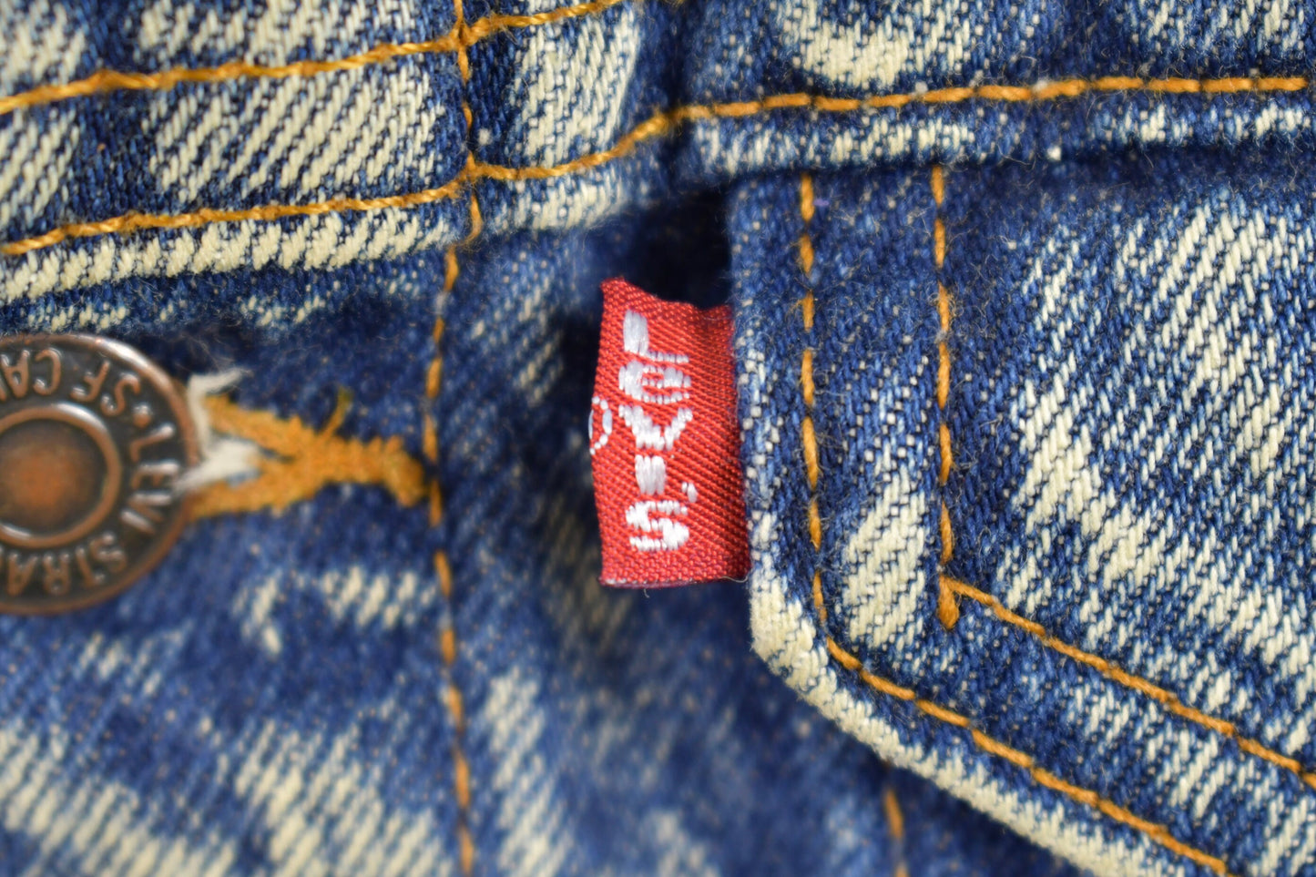 Vintage 1980s Levis Trucker Jacket / Jean Jacket / Denim Jacket / Vintage Denim / Streetwear / Fall Jacket / 80s Levi's denim