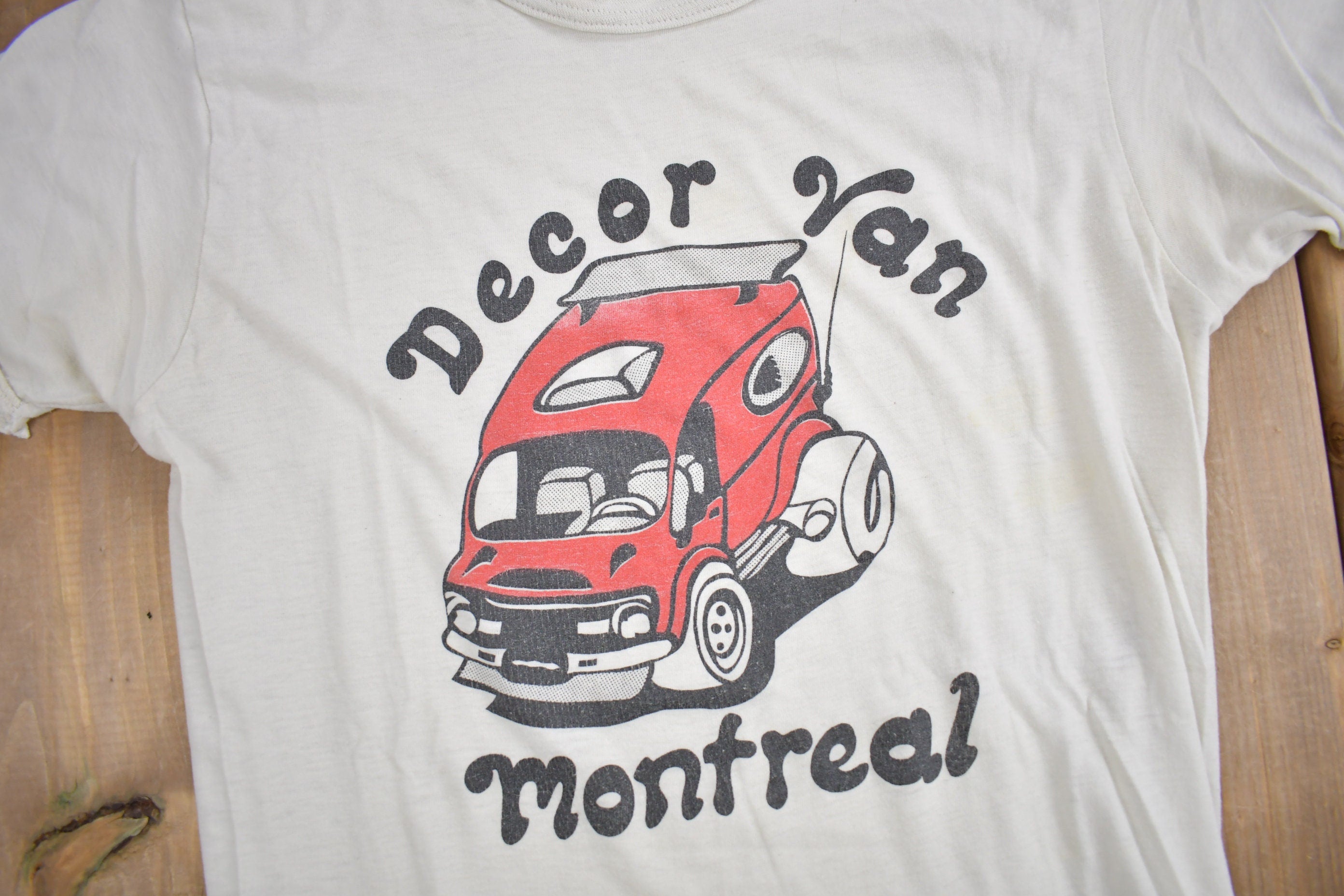 Vintage 1970s Decor Van Montreal Graphic T Shirt