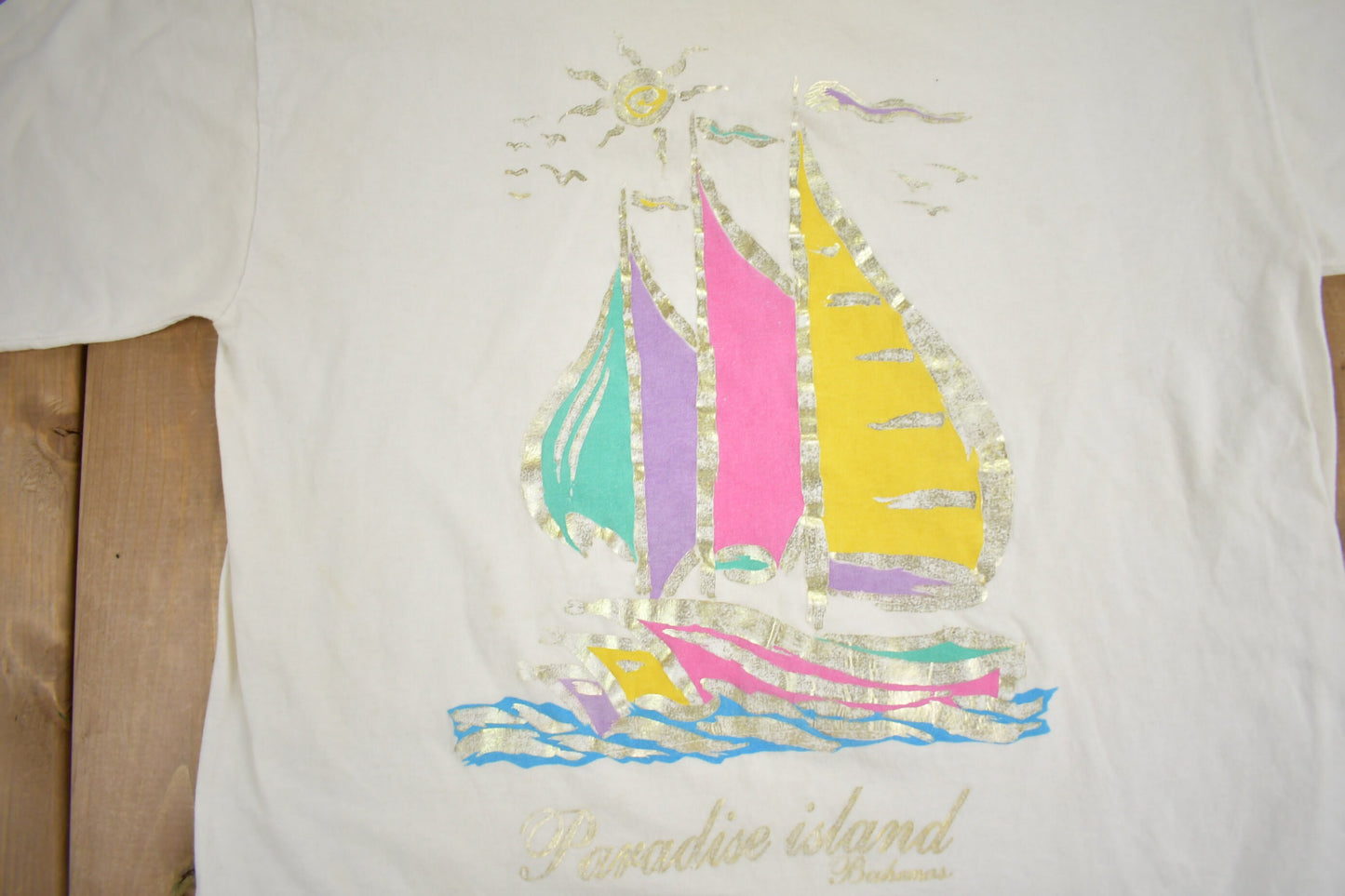 Vintage 1990s Paradise Island Bahamas Souvenir T Shirt / Streetwear / Made In USA / Vacation Tee / Travel T Shirt / Single Stitch