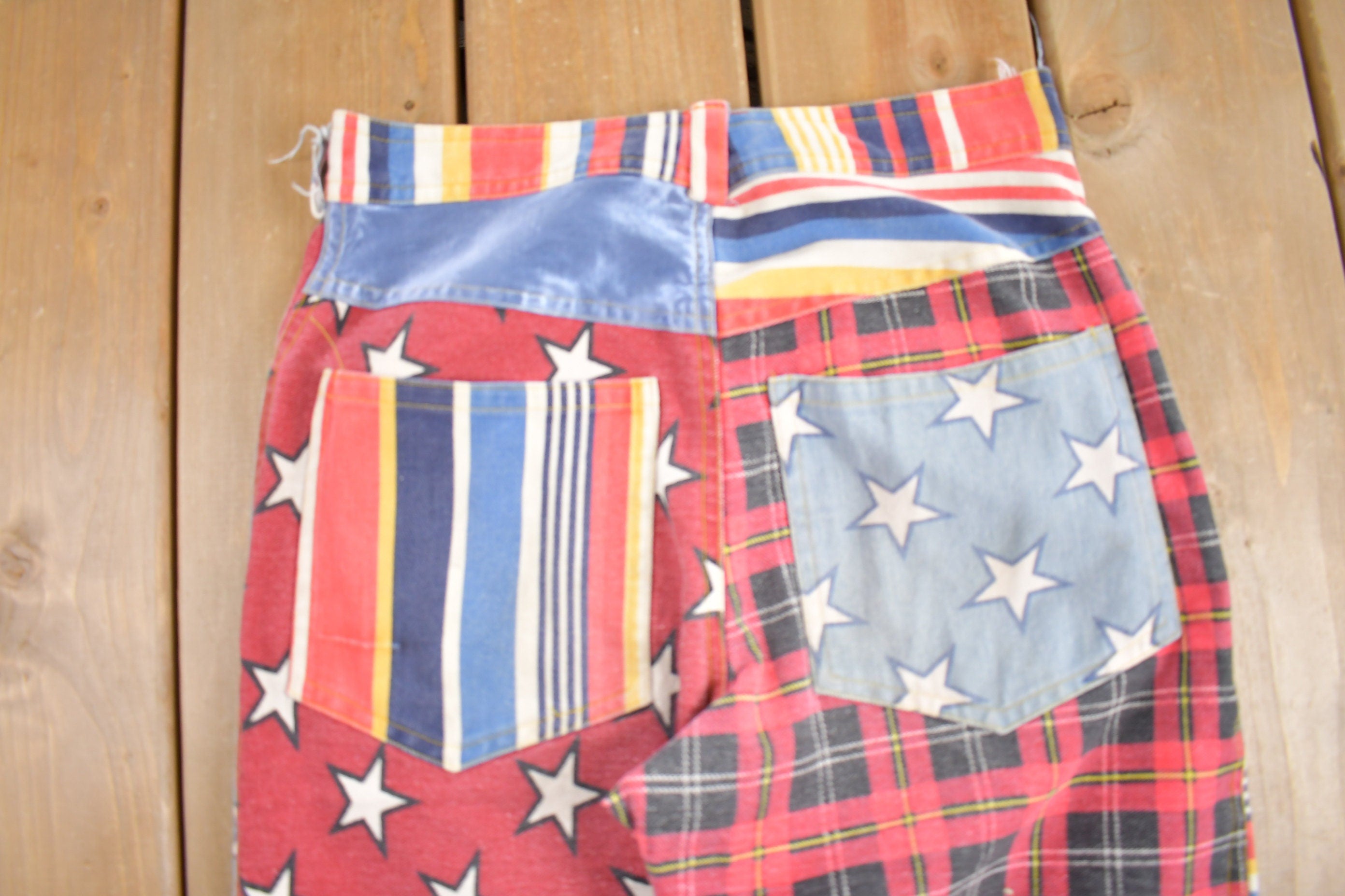 Vintage 1970s American Theme Patchwork Pants Size 28 x 25