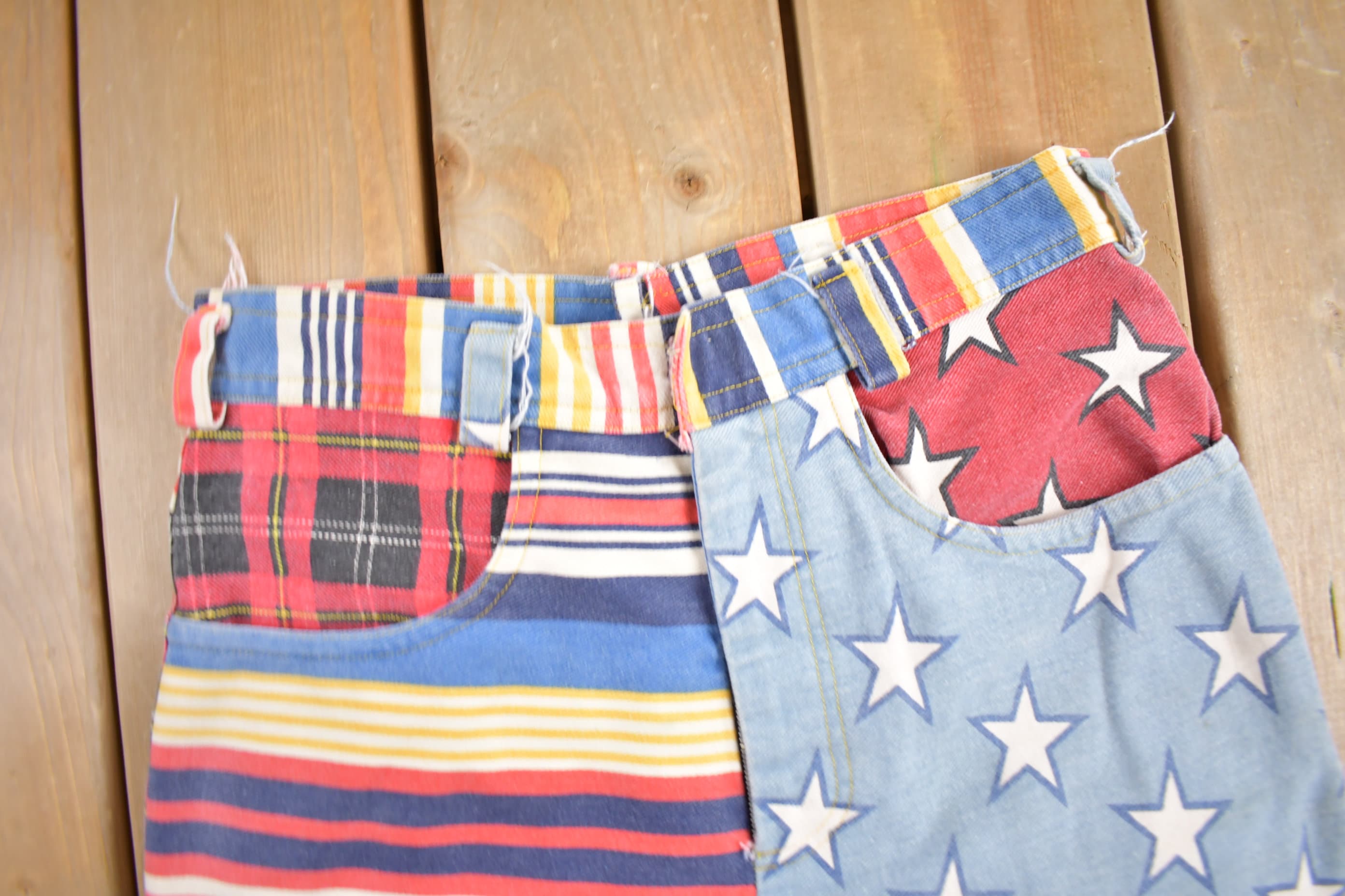 Vintage 1970s American Theme Patchwork Pants Size 28 x 25