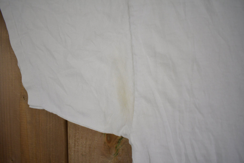 Vintage 1990s "The Only Ladder To The Stars Is Woven With Dreams" Graphic T Shirt