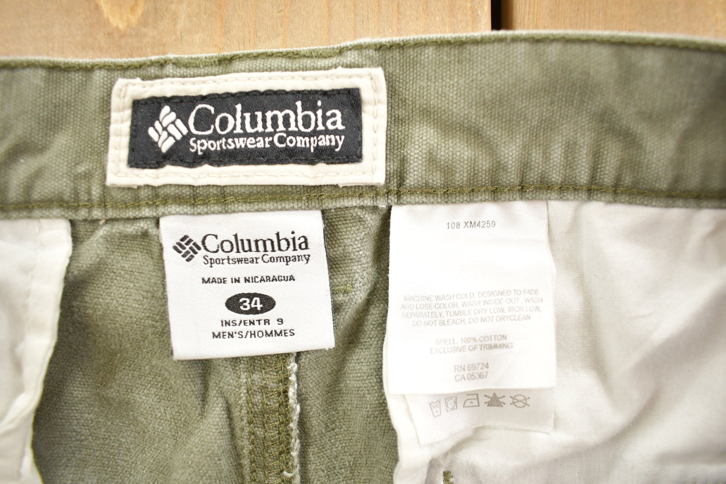 Vintage 1990s Columbia Sportswear Hiker Shorts / 90s Streetwear / Vintage Canvas Shorts / Outdoor Wear / Summer Wear/ Jorts