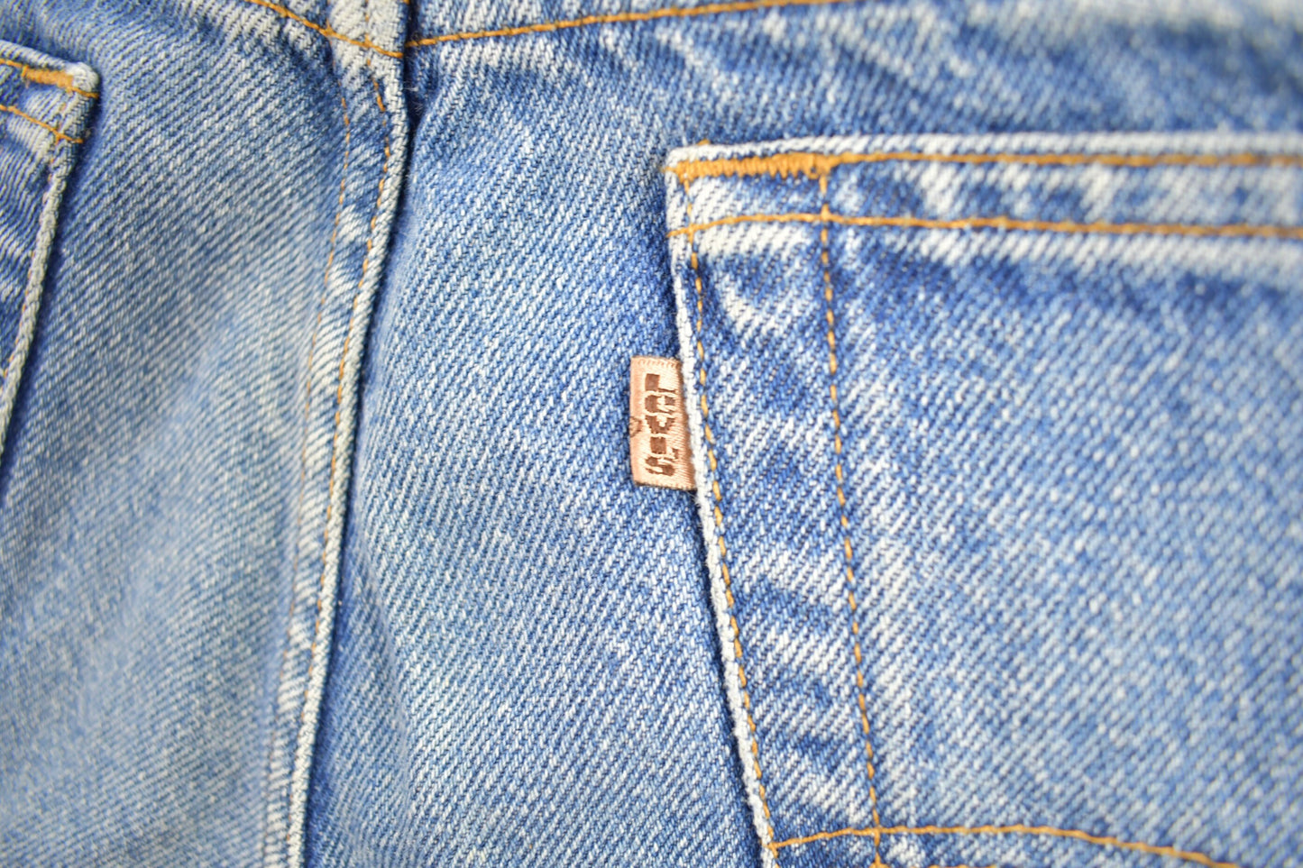 Vintage 1990s Levi's Signature 540 Brown Tab Jeans Size 39 x 32 / 90s Denim / Streetwear / Relaxed Fit Jeans / Made In USA / Vintage Levi's